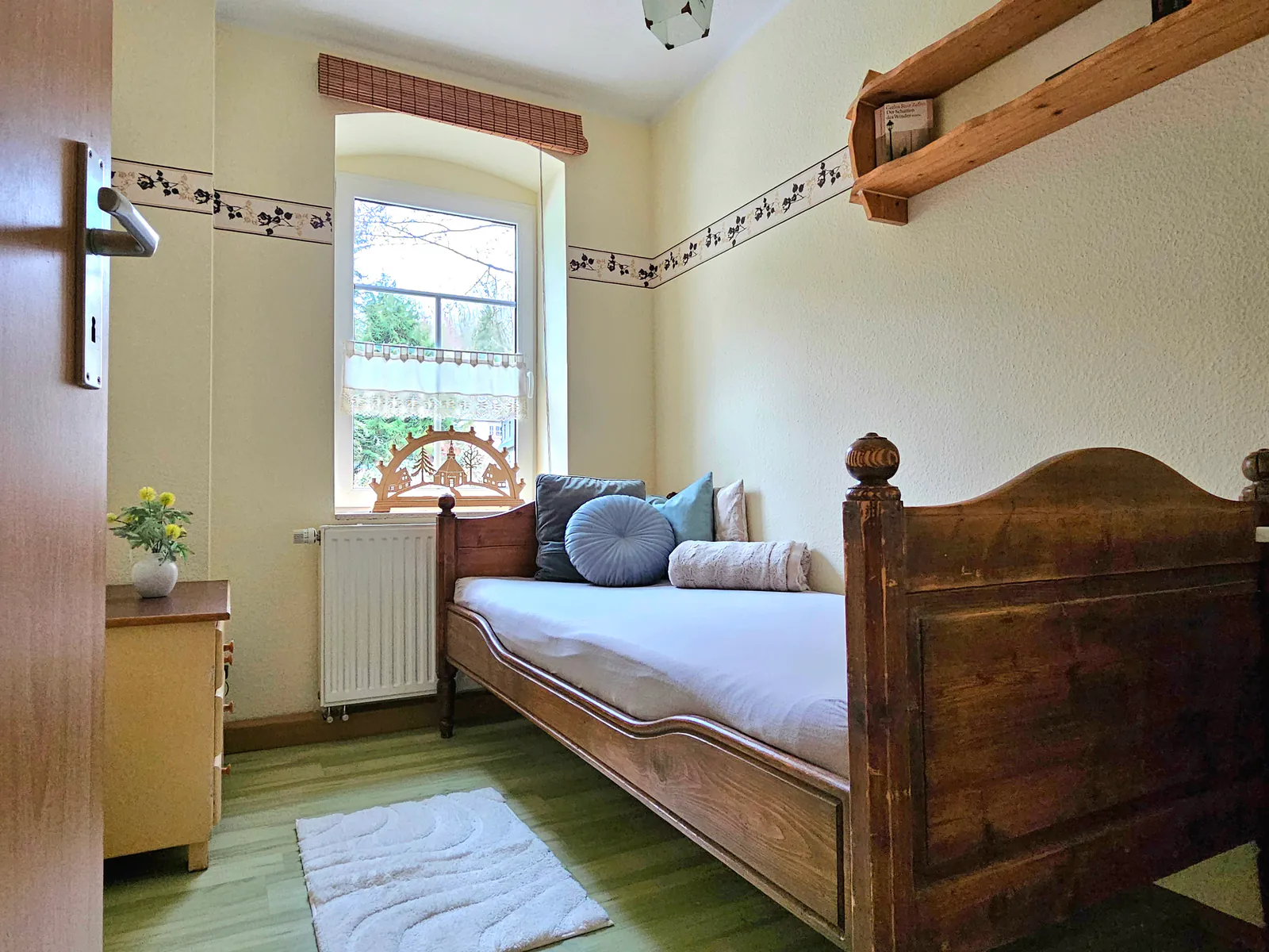 Ferienwohnung 1 — zweites Schlafzimmer mit Einzelbett