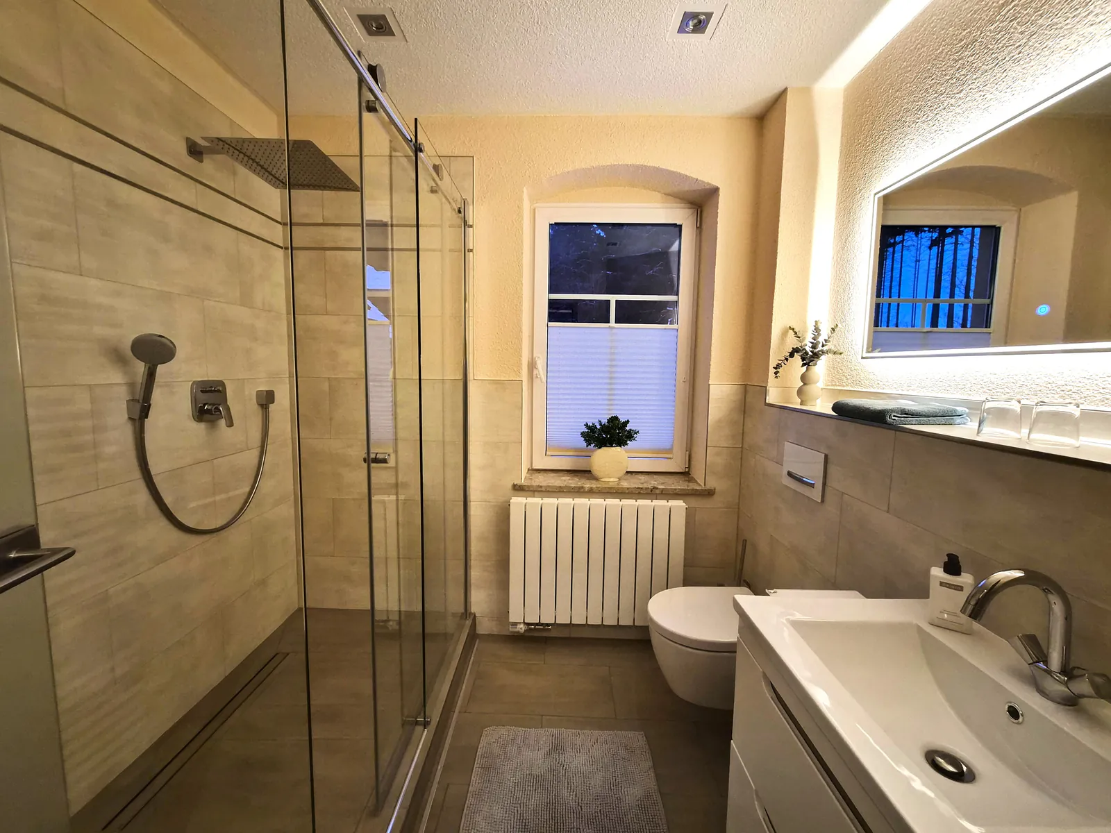 Ferienwohnung 2 — Badezimmer