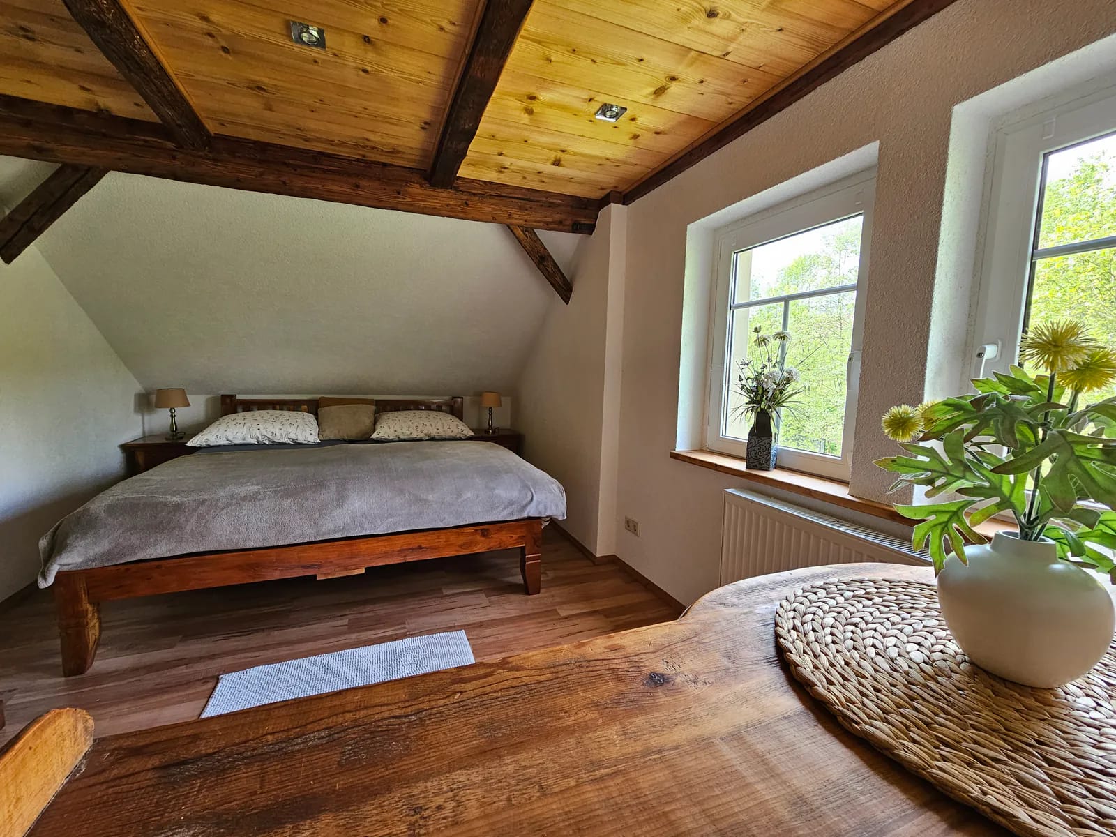 Ferienwohnung 3 — Schlafzimmer mit Doppelbett