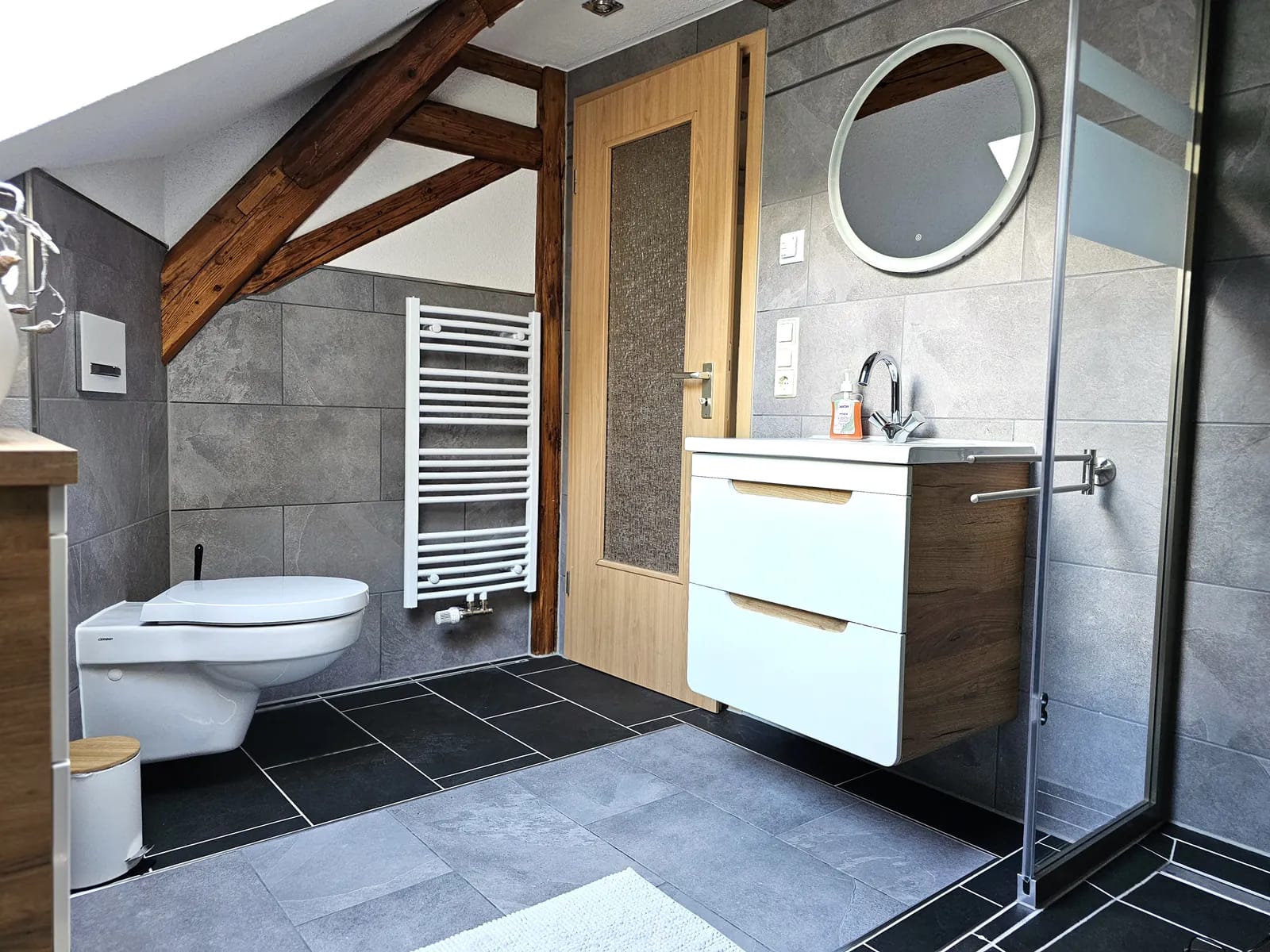 Ferienwohnung 3 — modernes Duschbad