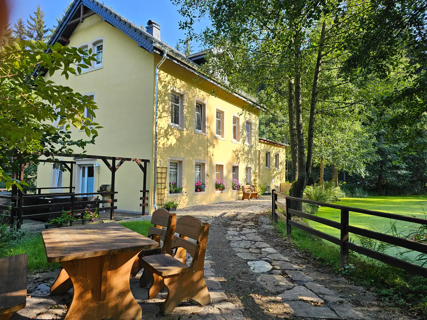 Schwarzmühle — Außenbereich